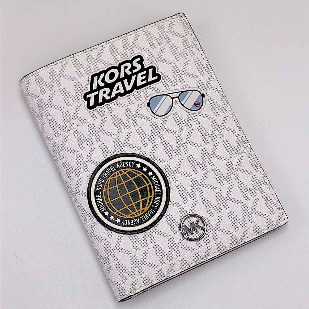 Michael Kors Jet Set Travel Medium Embellished Signature Logo Passport Case
Opti - Picture 3 of 9